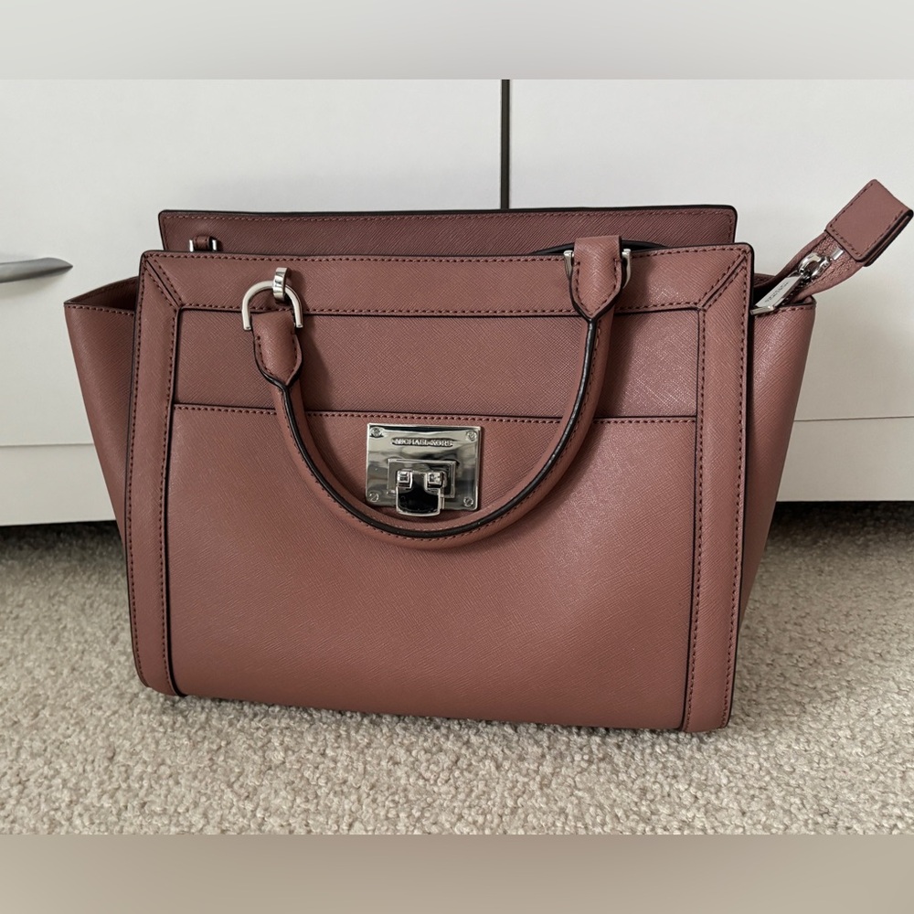 ✨NEW Michael Kors Leather Bag (Tina)